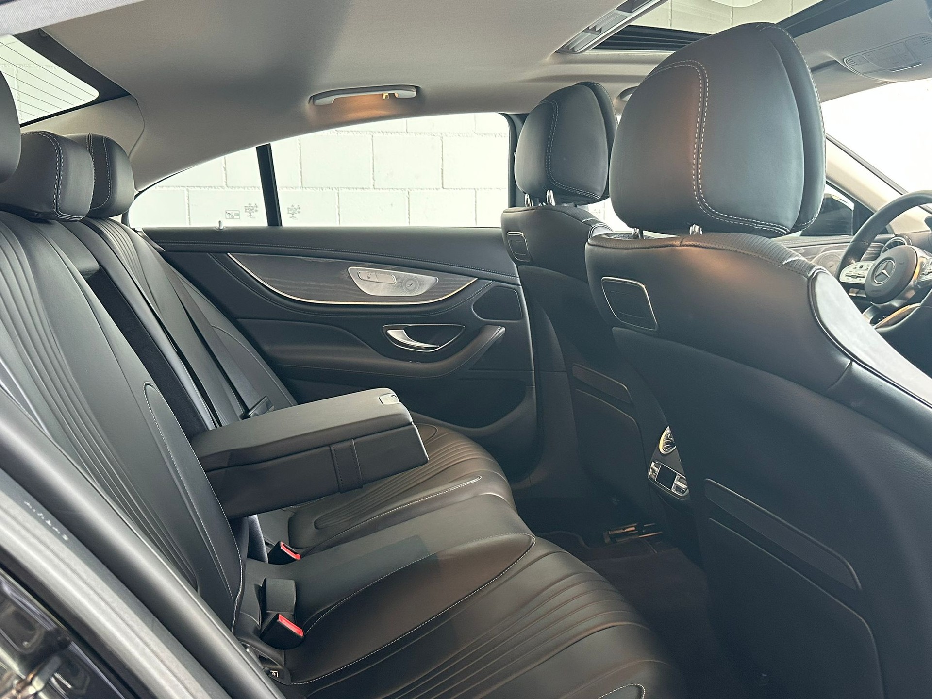 MERCEDES-BENZ CLS 450 4Matic AMG Line 9G-Tronic-image-8