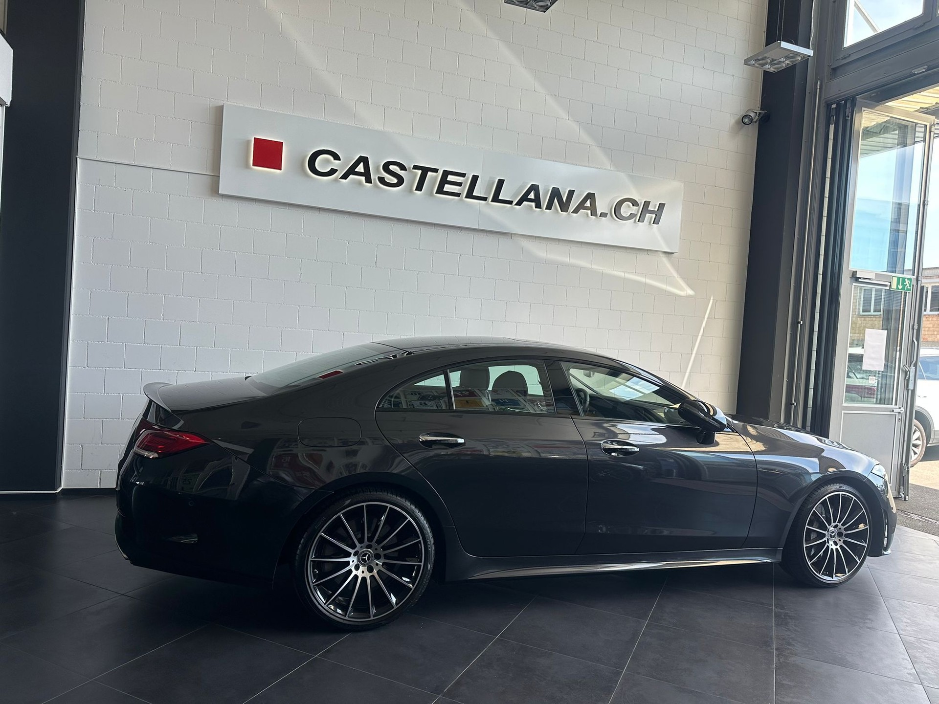 MERCEDES-BENZ CLS 450 4Matic AMG Line 9G-Tronic-image-2