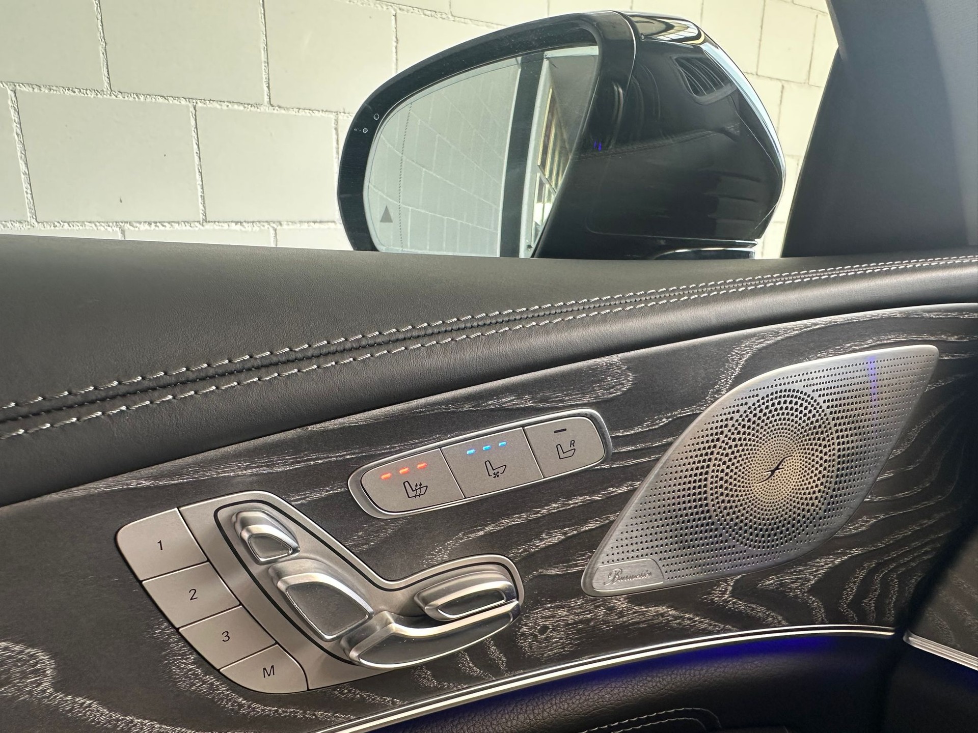 MERCEDES-BENZ CLS 450 4Matic AMG Line 9G-Tronic-image-22