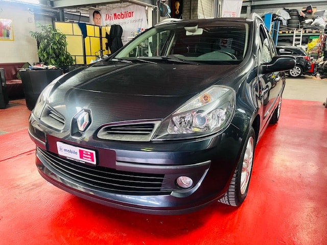 RENAULT Clio Grandtour 1.6 16V Dynamique Automatic-image-0