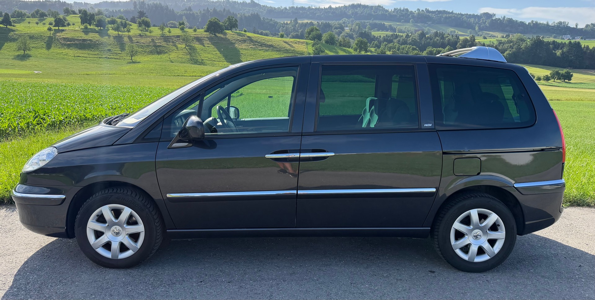 PEUGEOT 807 2.0 16V HDi Allure-image-2