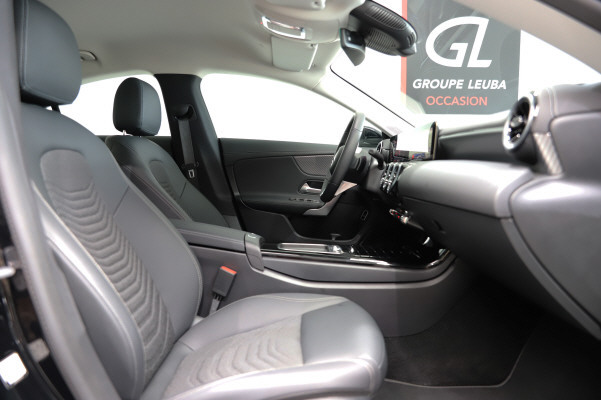 MERCEDES-BENZ CLA 180 7G-DCT-image-8