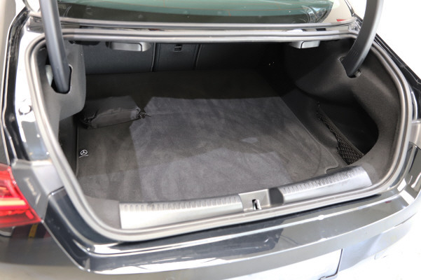 MERCEDES-BENZ CLA 180 7G-DCT-image-11