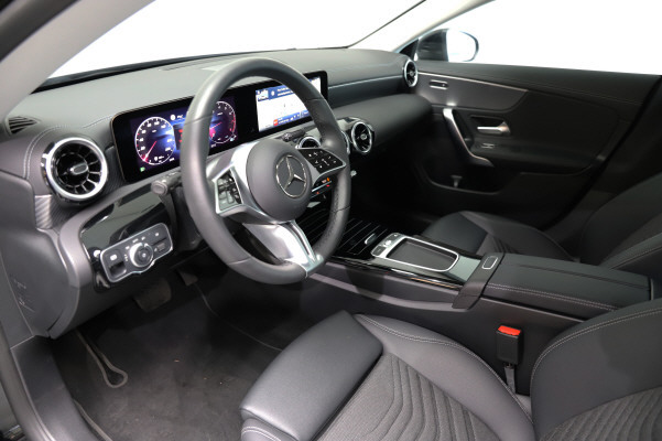 MERCEDES-BENZ CLA 180 7G-DCT-image-7