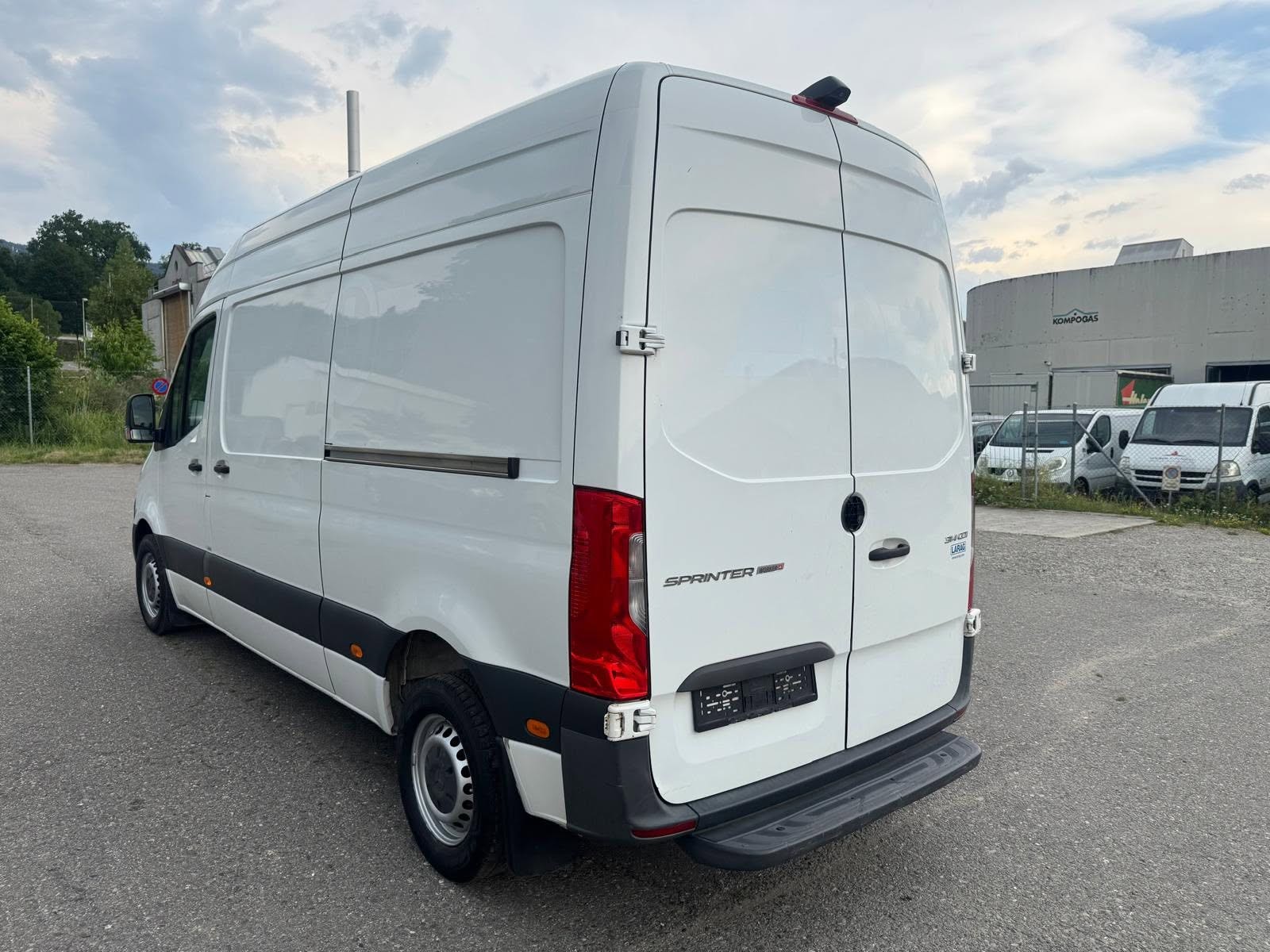 MERCEDES-BENZ Sprinter 314 CDI Standard 9G-TRONIC FWD-image-7