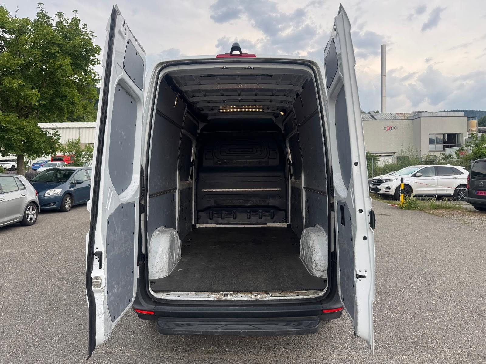 MERCEDES-BENZ Sprinter 314 CDI Standard 9G-TRONIC FWD-image-10