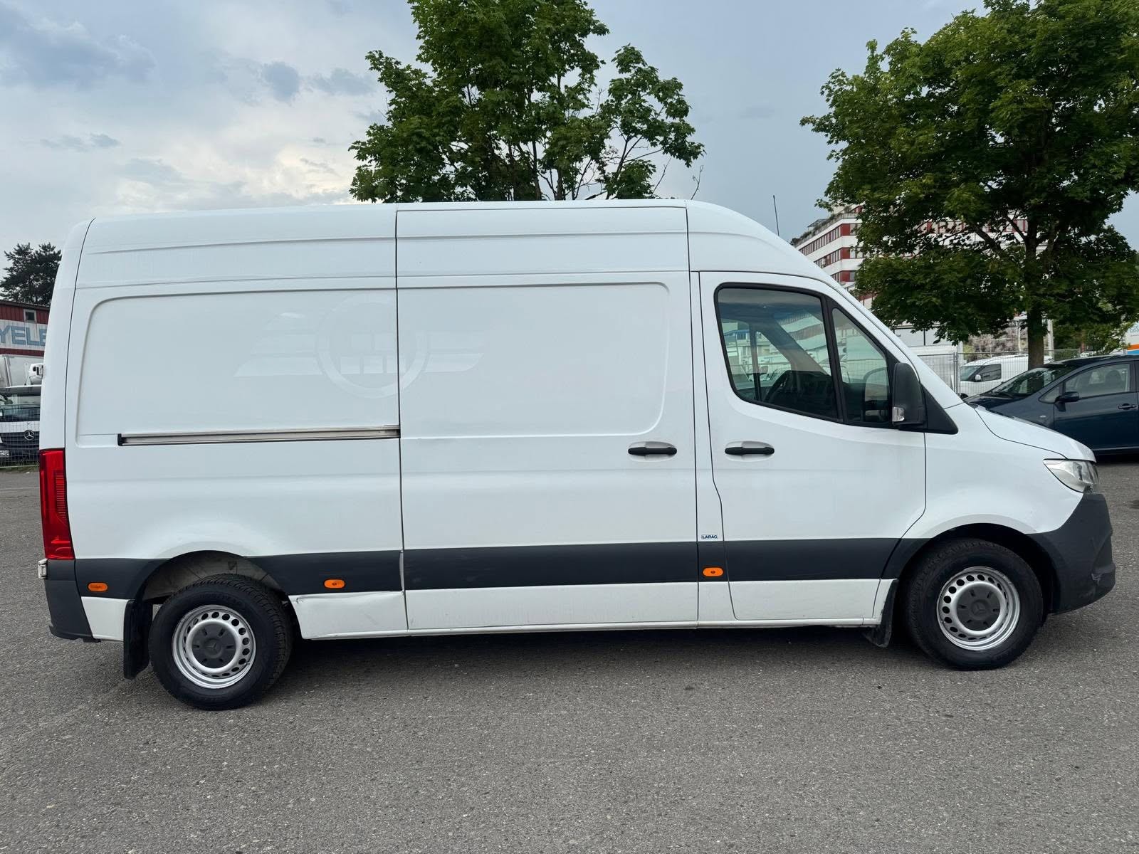 MERCEDES-BENZ Sprinter 314 CDI Standard 9G-TRONIC FWD-image-3