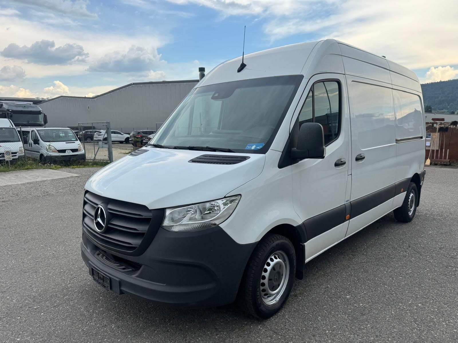 MERCEDES-BENZ Sprinter 314 CDI Standard 9G-TRONIC FWD-image-1