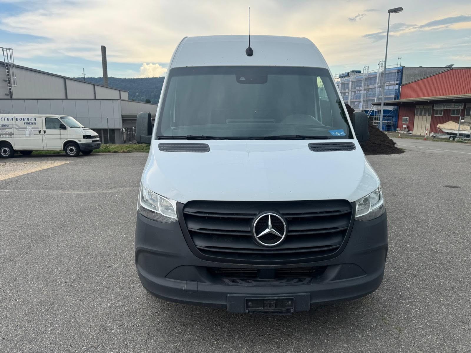 MERCEDES-BENZ Sprinter 314 CDI Standard 9G-TRONIC FWD-image-2