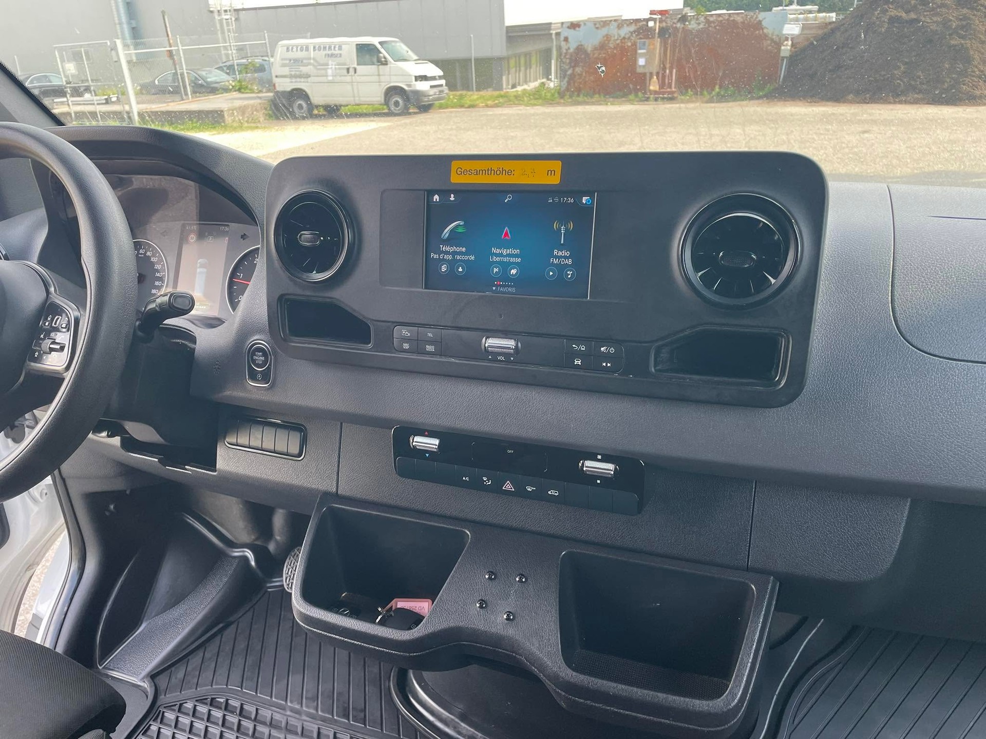 MERCEDES-BENZ Sprinter 314 CDI Standard 9G-TRONIC FWD-image-15