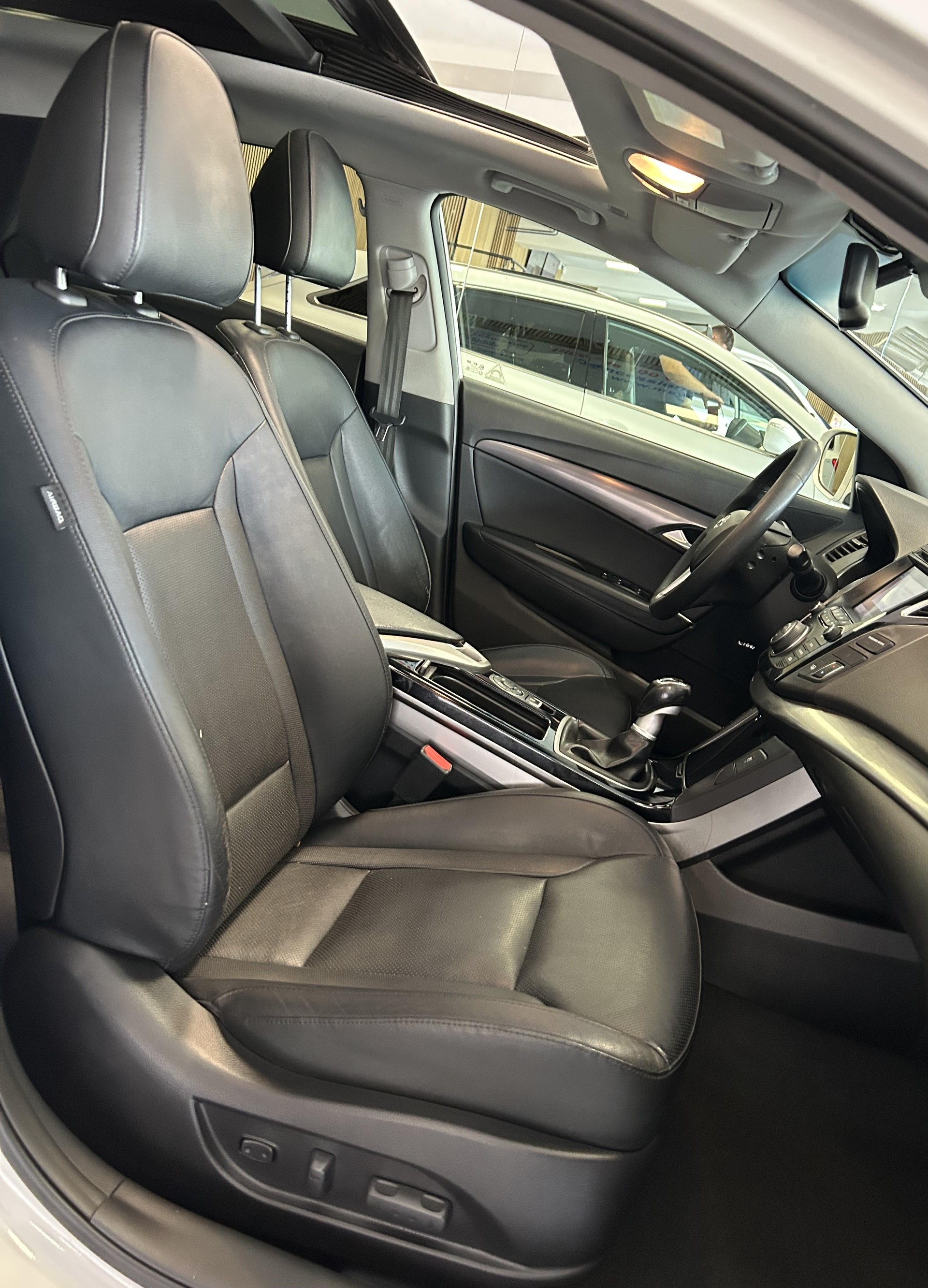HYUNDAI i40 1.7 CRDi Premium-image-13