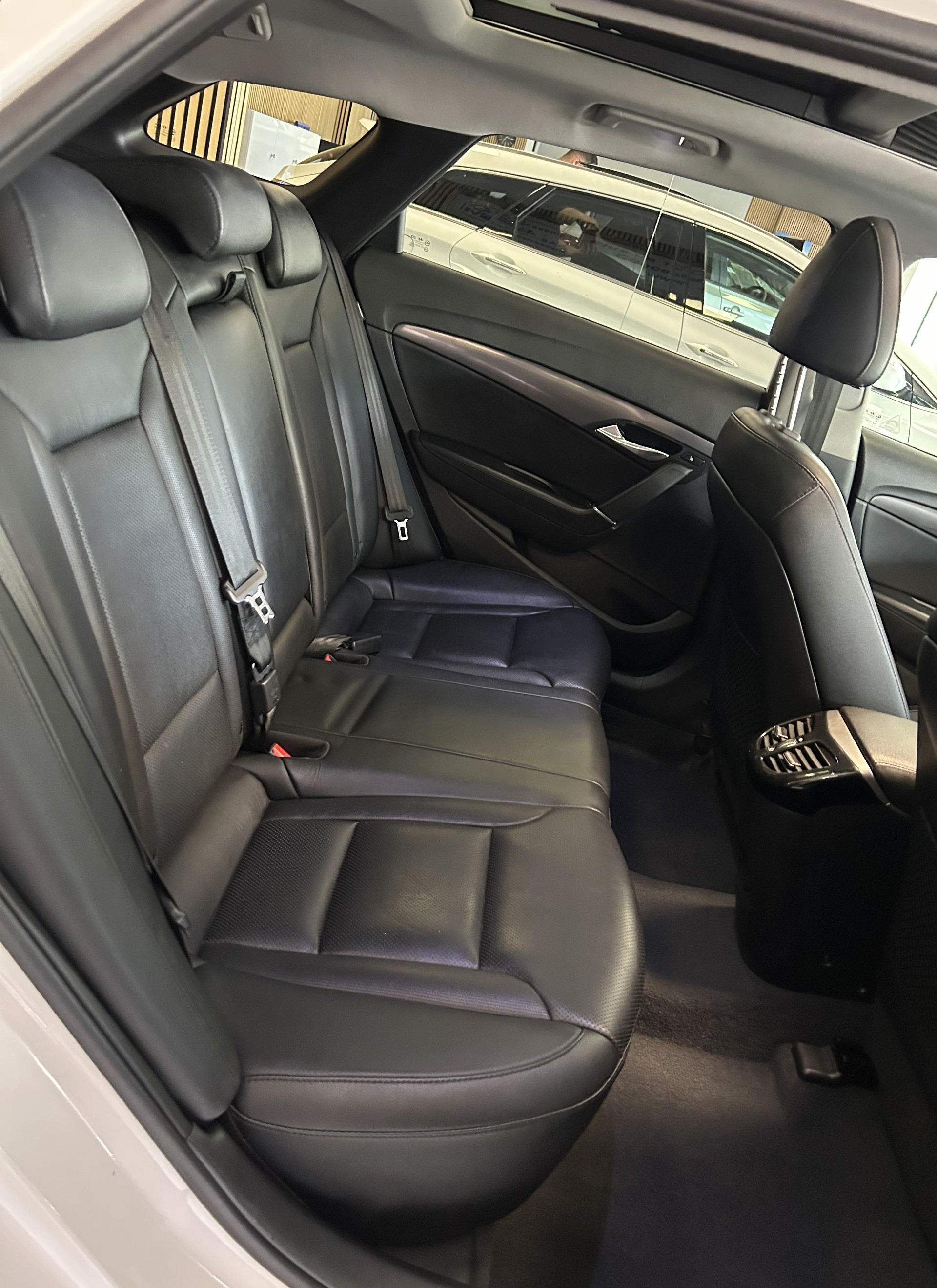 HYUNDAI i40 1.7 CRDi Premium-image-15