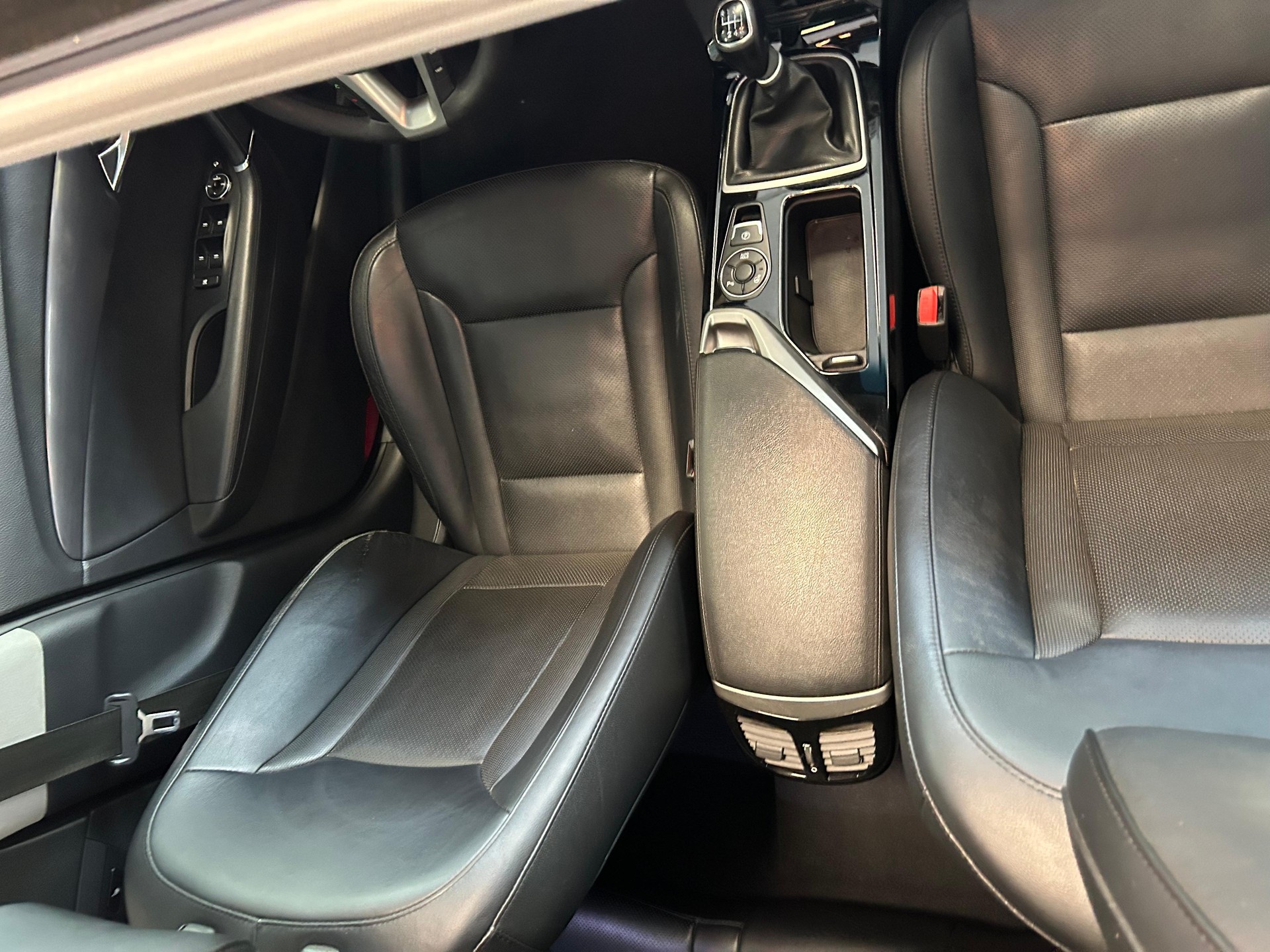 HYUNDAI i40 1.7 CRDi Premium-image-1