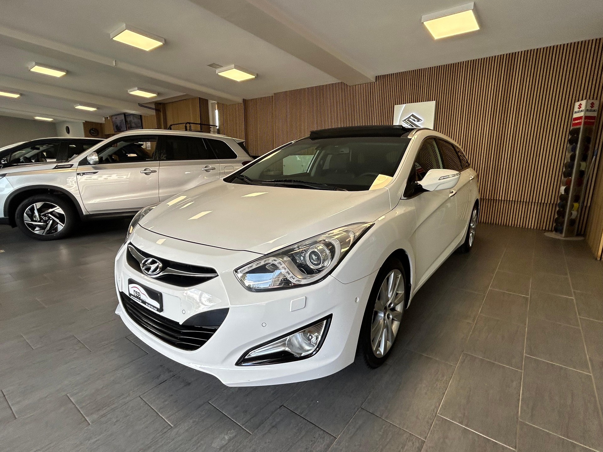 HYUNDAI i40 1.7 CRDi Premium-image-4