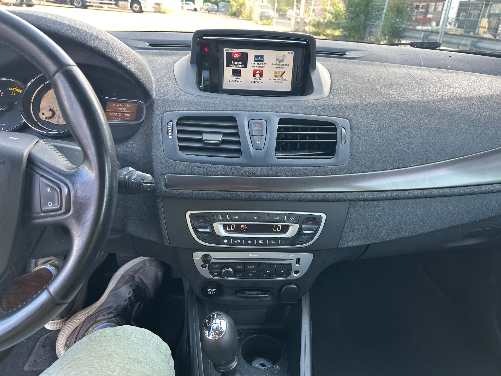 RENAULT Mégane Grandtour 1.5 dCi Bose-image-10