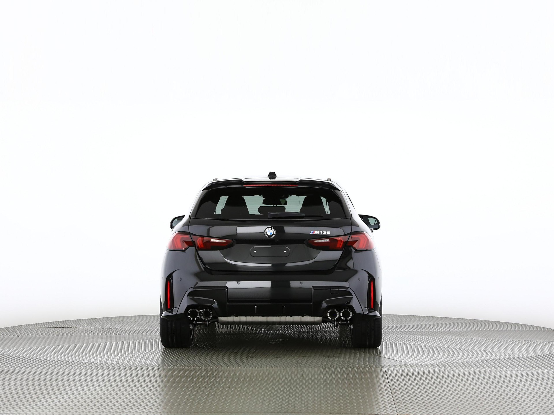 BMW M135i xDrive-image-16