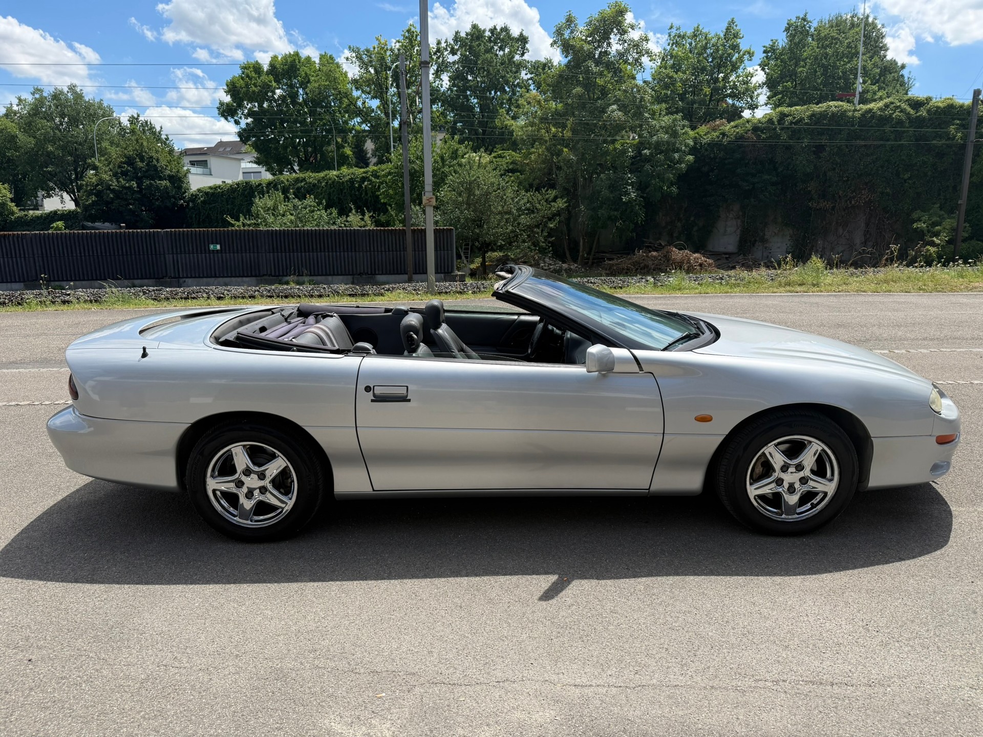 CHEVROLET Camaro Convertible A-image-8