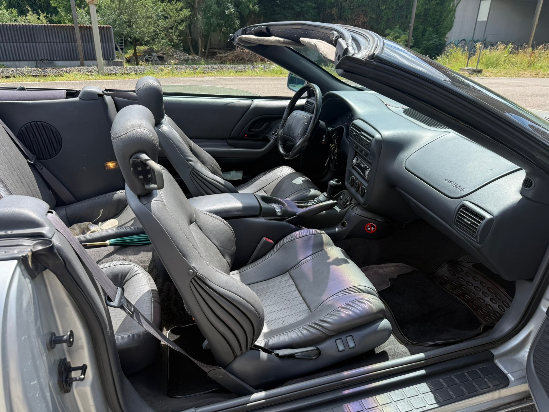 CHEVROLET Camaro Convertible A-image-13