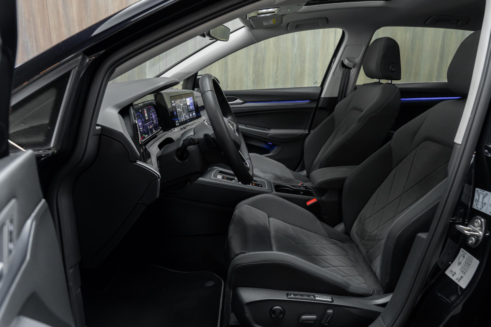 VW Golf 1.5 eTSI mHEV ACT Style DSG-image-4