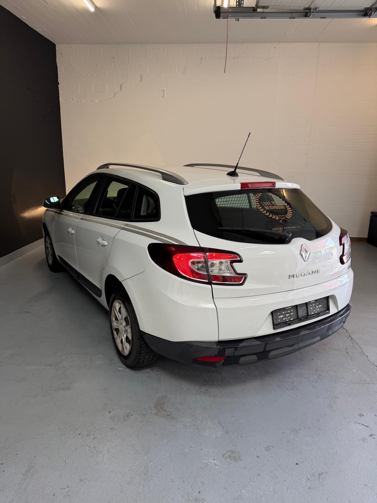 RENAULT Mégane Grandtour 1.5 dCi Dynamique ***CH-Fahrzeug***-image-3