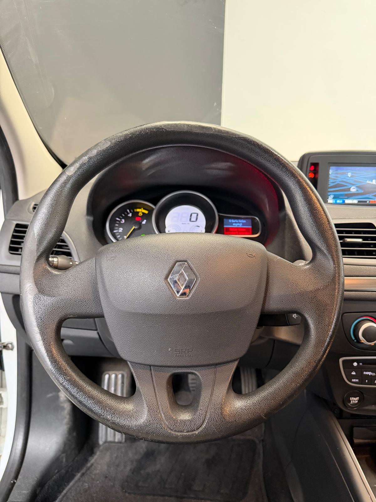 RENAULT Mégane Grandtour 1.5 dCi Dynamique ***CH-Fahrzeug***-image-8