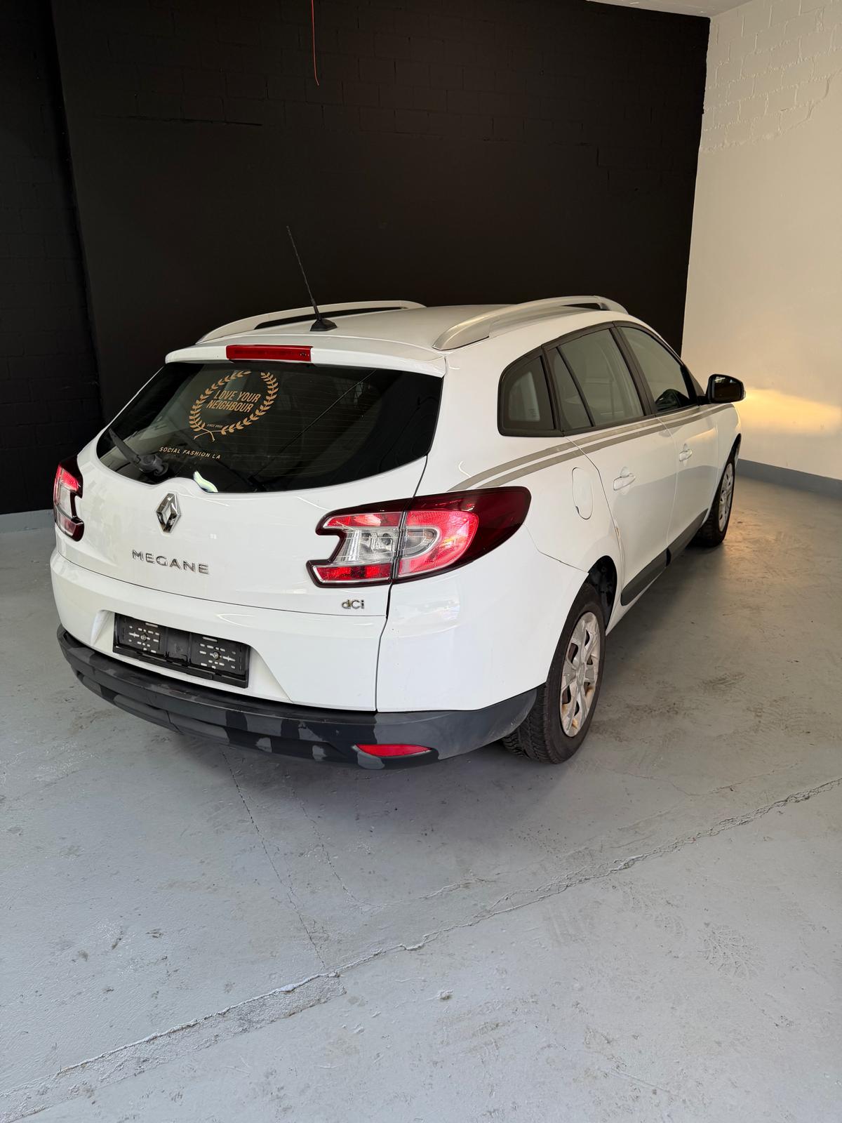 RENAULT Mégane Grandtour 1.5 dCi Dynamique ***CH-Fahrzeug***-image-6