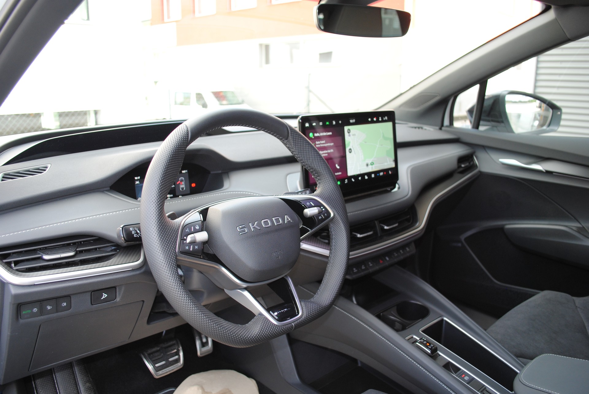 SKODA Enyaq 85x Sportline 4x4-image-12