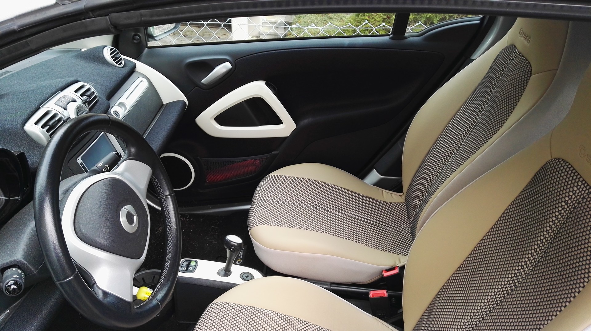 SMART 451 MhD Cabrio-image-3