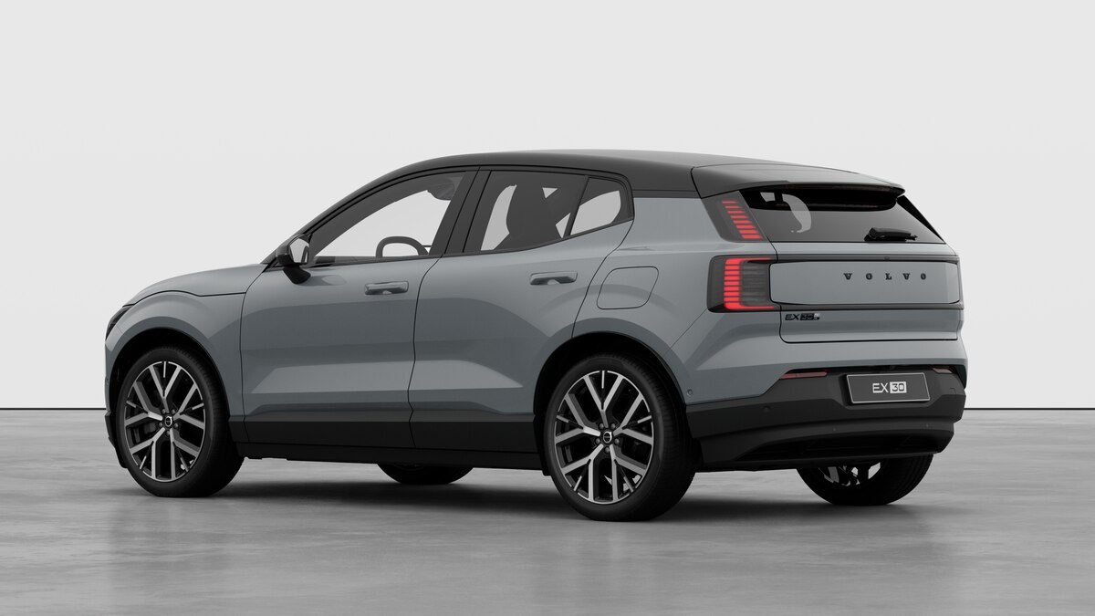 VOLVO EX 30 E60 Twin Ultra Performance Sw. Black Ed. AWD-image-1