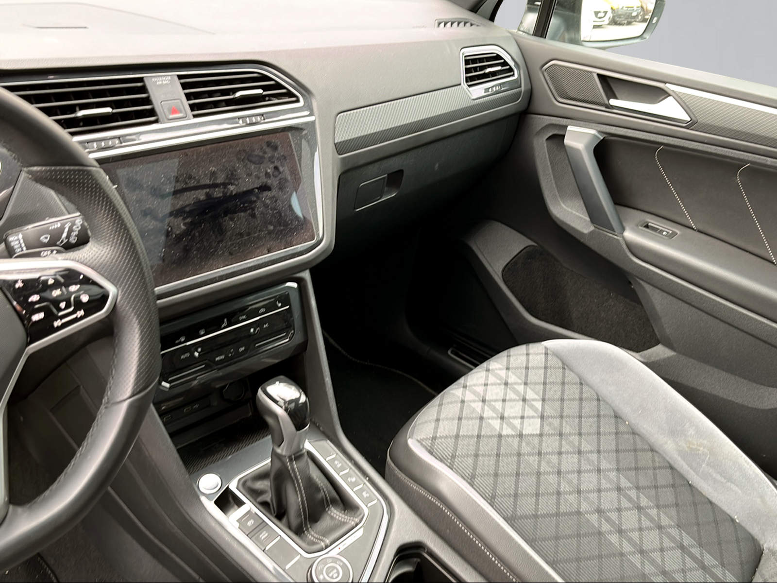 VW Tiguan 2.0TSI R-Line 4Motion DSG-image-5