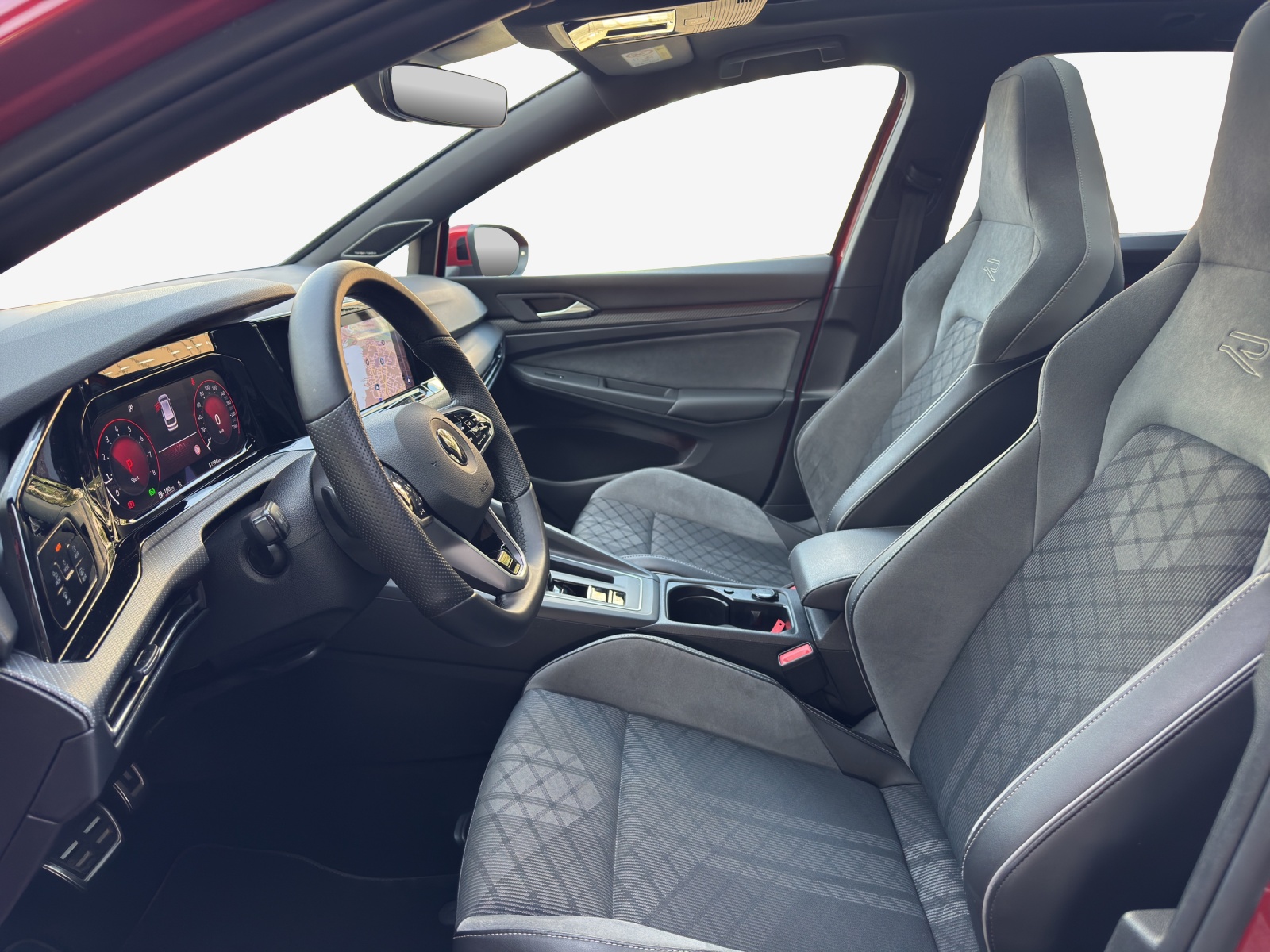 VW Golf Variant 2.0 TSI R-Line DSG 4Motion-image-7