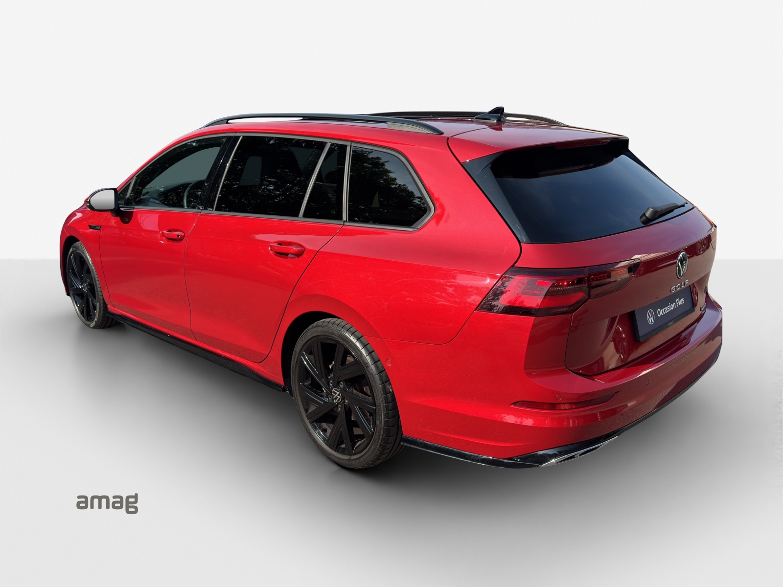 VW Golf Variant 2.0 TSI R-Line DSG 4Motion-image-2