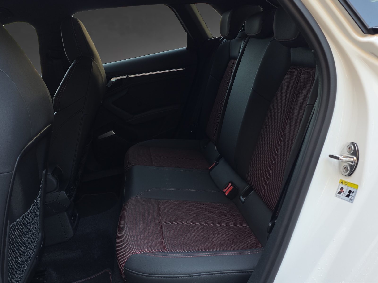 AUDI S3 Sportback 2.0 TFSI quattro S-tronic-image-6
