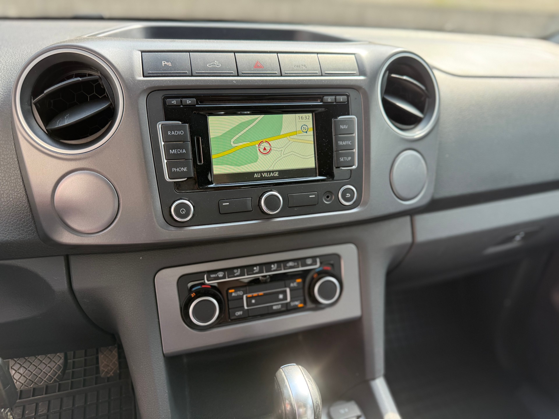 VW Amarok 2.0 BiTDI Highline 4Motion permanent A-image-9