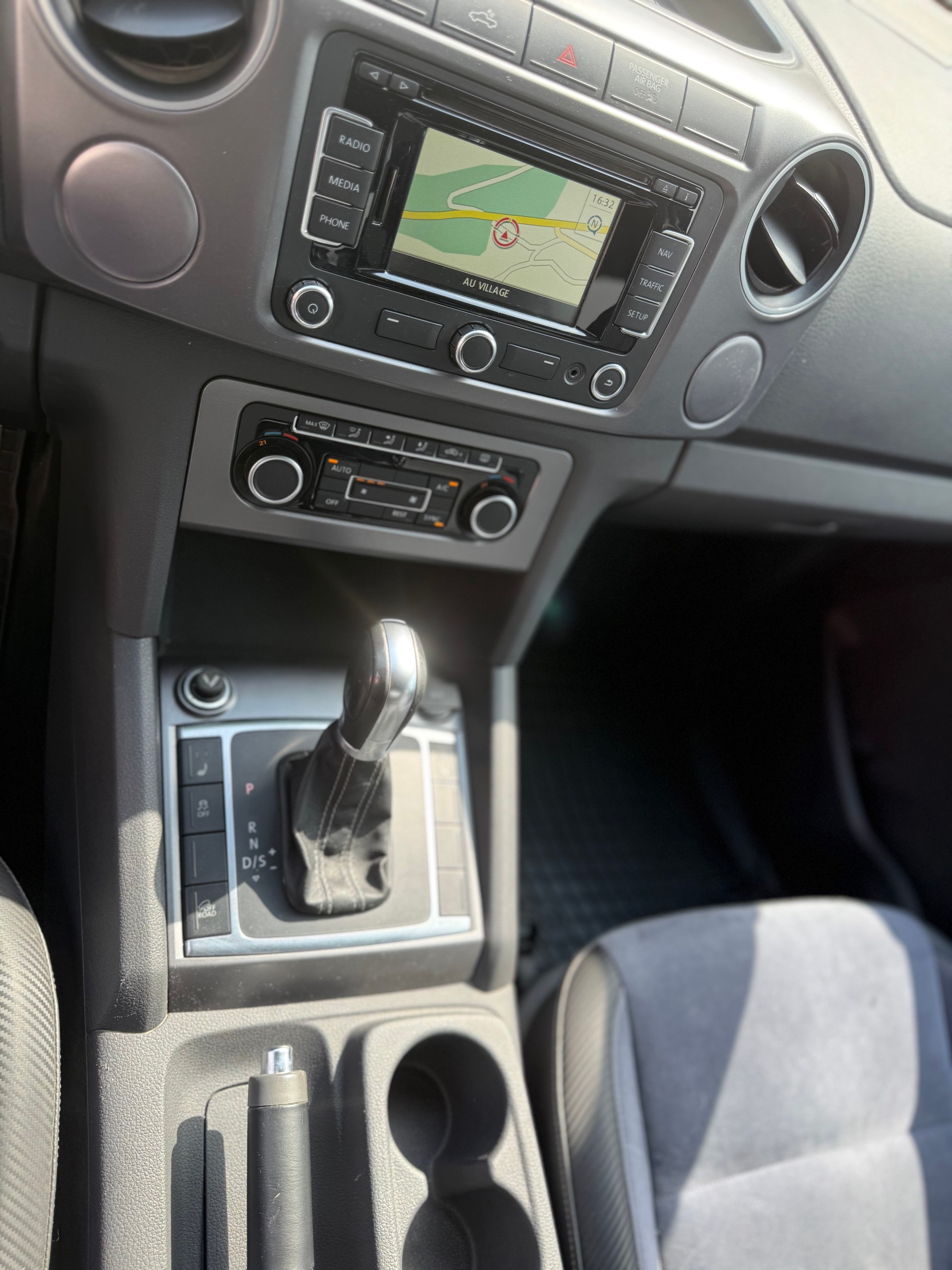VW Amarok 2.0 BiTDI Highline 4Motion permanent A-image-10