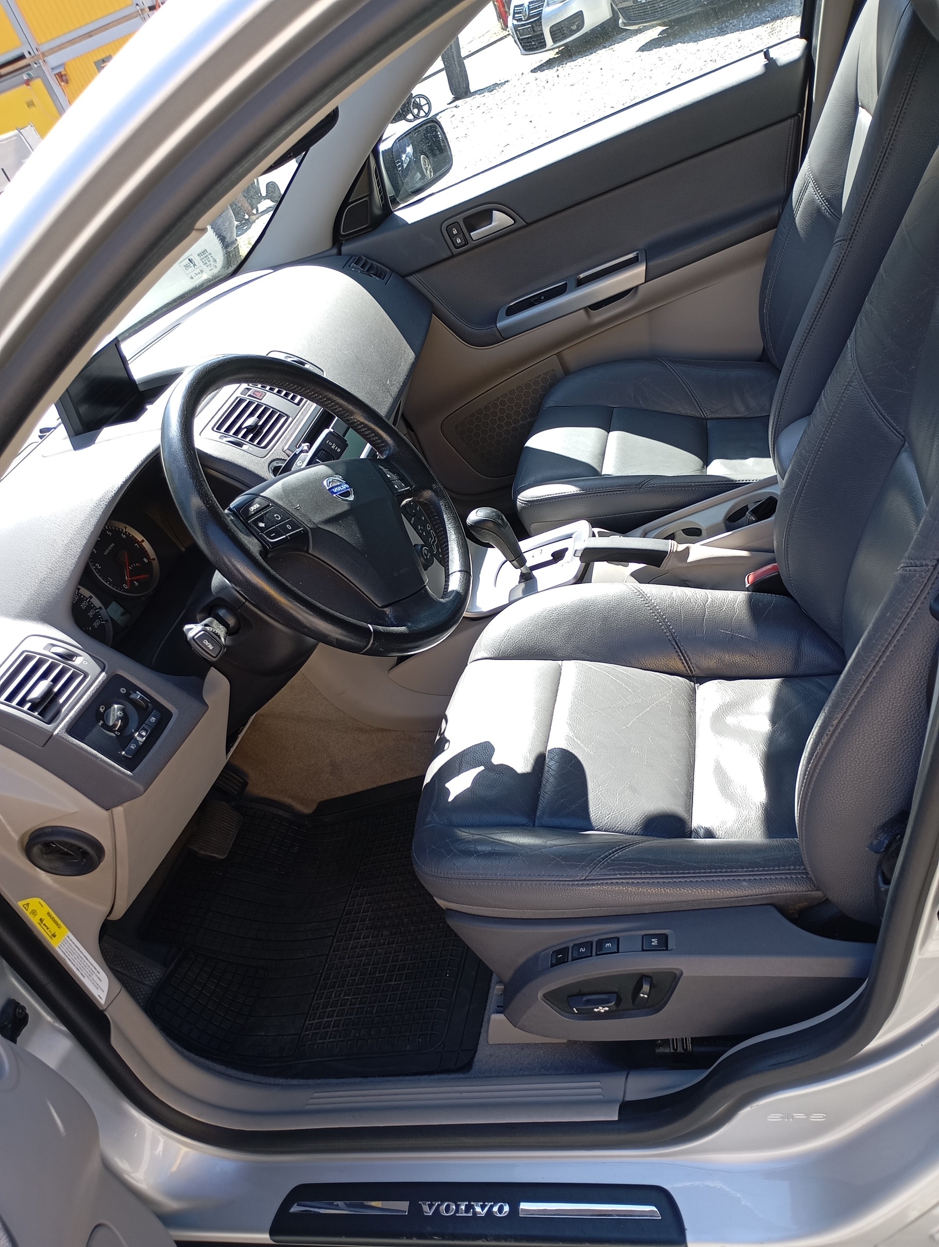 VOLVO S40 T5 Kinetic-image-8