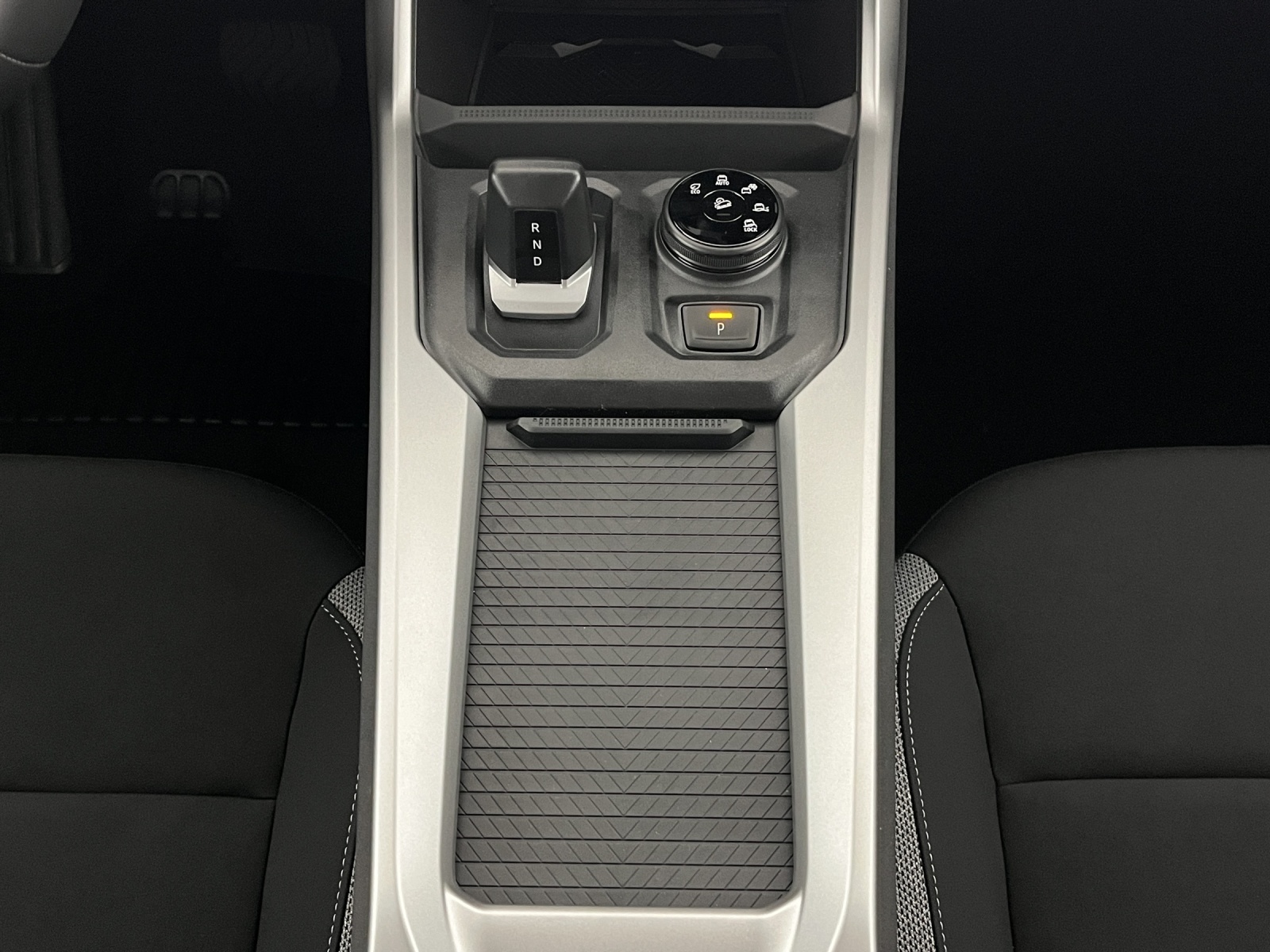 DACIA Bigster 1.2 Hybrid Journey 4WD-image-13
