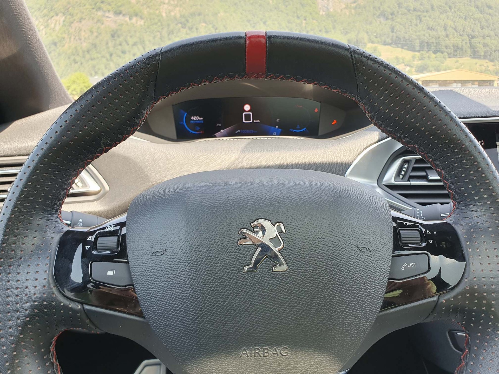 PEUGEOT 308 1.6 PureTech GTi S/S 262 PS-image-13