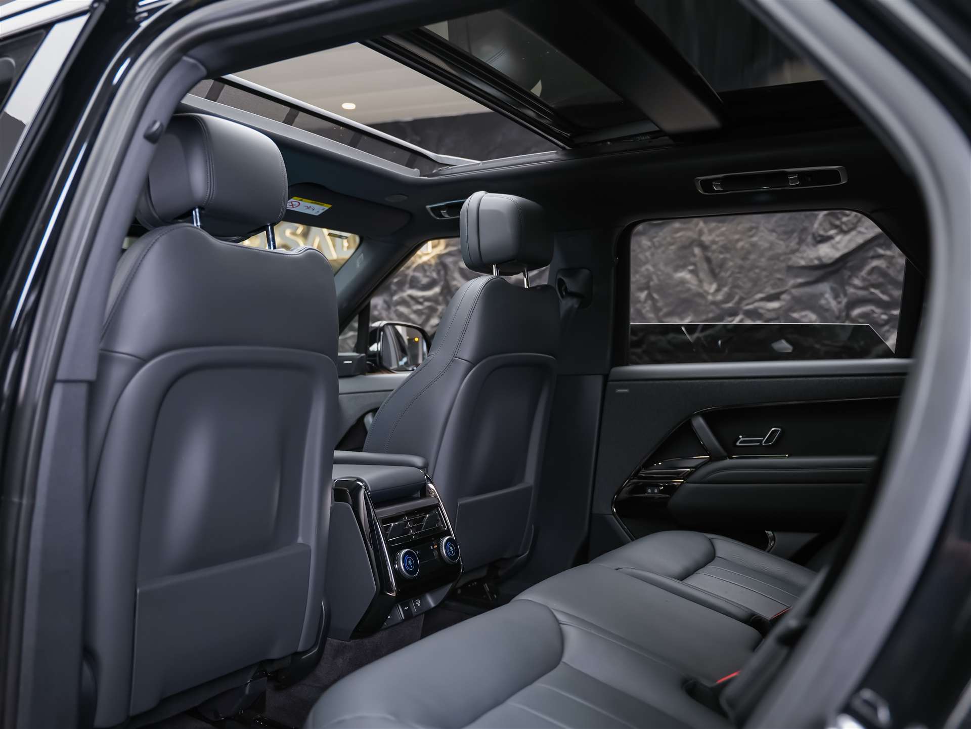 LAND ROVER Range Rover Sport 3.0 I6 300 SE Dynamic *24" Felgen*Panorama*Sitzlüftung*Head-Up*360° Kamera*-image-11
