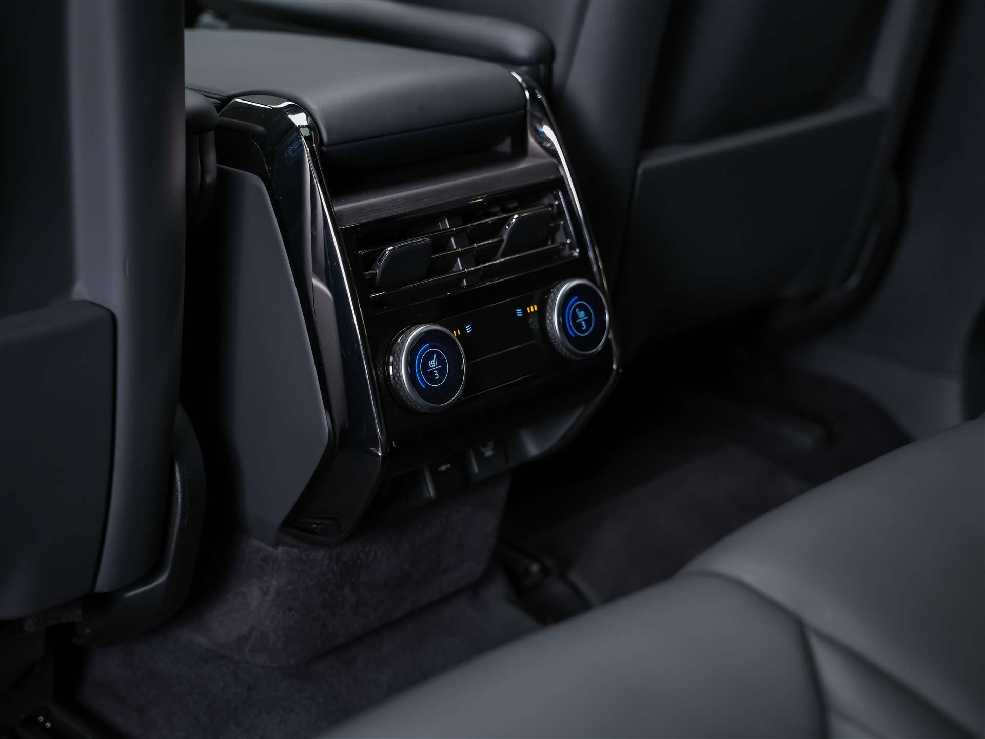 LAND ROVER Range Rover Sport 3.0 I6 300 SE Dynamic *24" Felgen*Panorama*Sitzlüftung*Head-Up*360° Kamera*-image-15