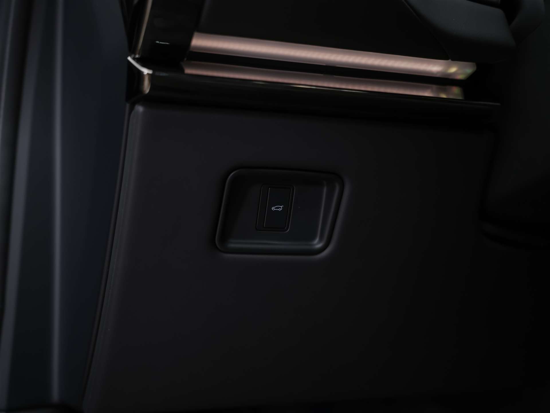 LAND ROVER Range Rover Sport 3.0 I6 300 SE Dynamic *24" Felgen*Panorama*Sitzlüftung*Head-Up*360° Kamera*-image-27