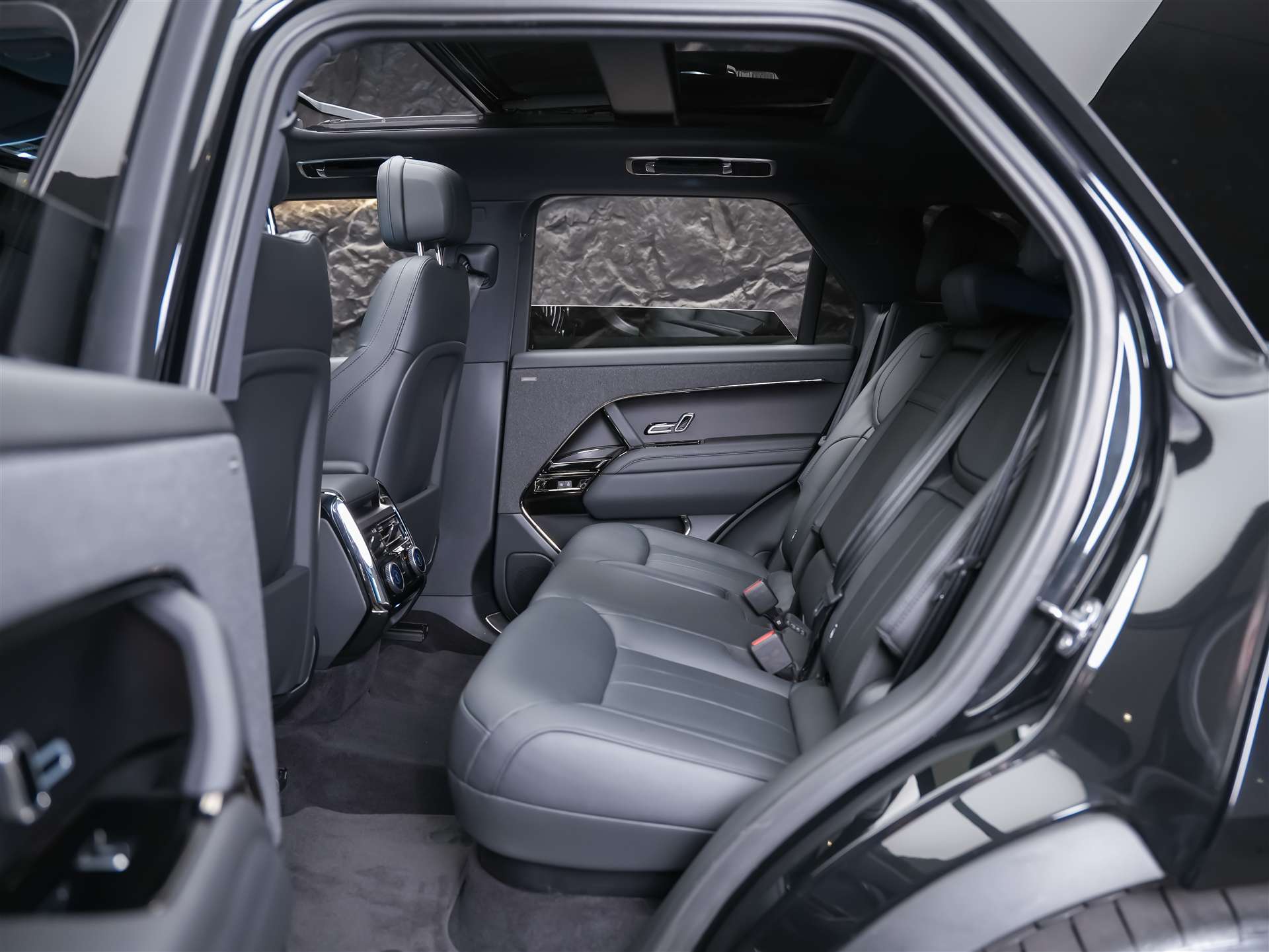 LAND ROVER Range Rover Sport 3.0 I6 300 SE Dynamic *24" Felgen*Panorama*Sitzlüftung*Head-Up*360° Kamera*-image-13
