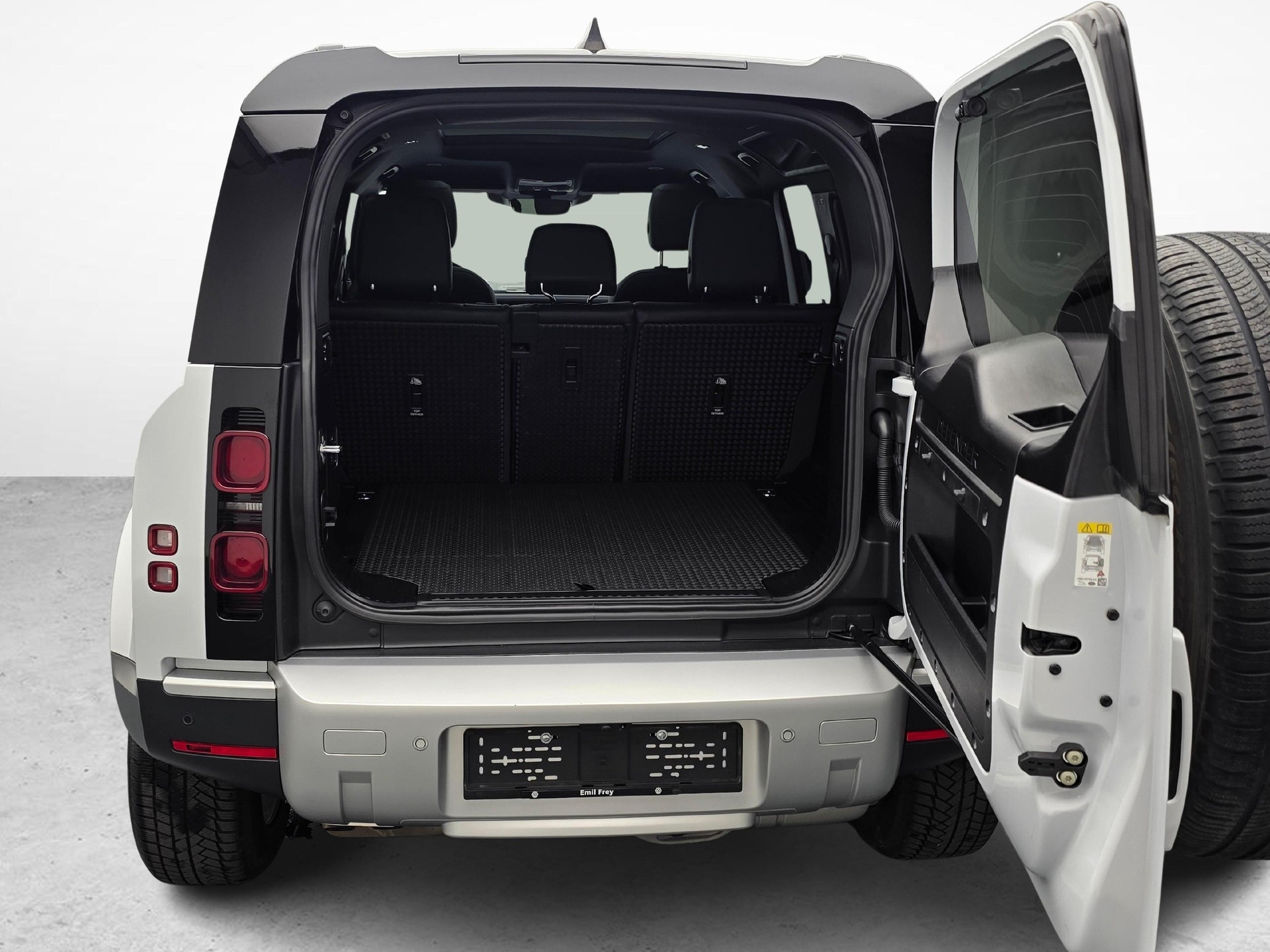 LAND ROVER Defender 110 3.0 D I6 250 SE-image-11