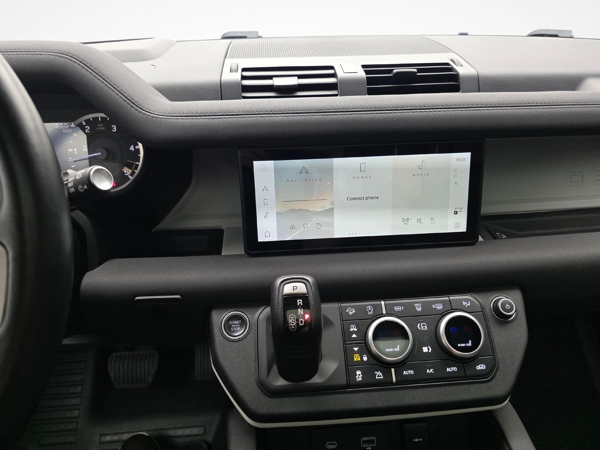 LAND ROVER Defender 110 3.0 D I6 250 SE-image-13