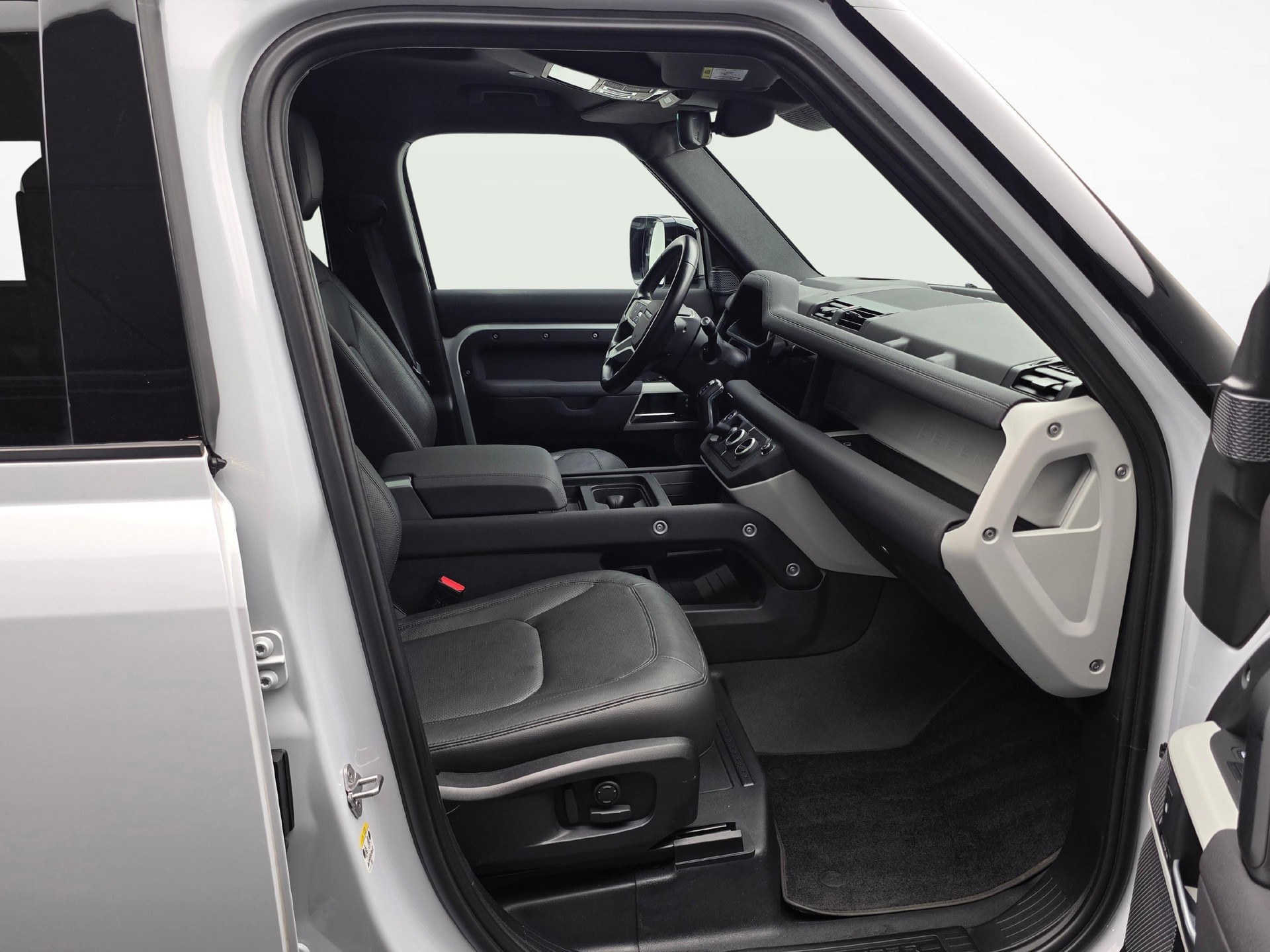LAND ROVER Defender 110 3.0 D I6 250 SE-image-9