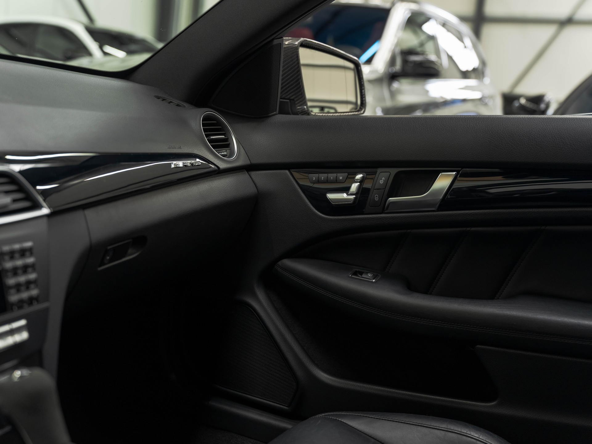 MERCEDES-BENZ C 63 Coupé AMG Speedshift MCT-image-21