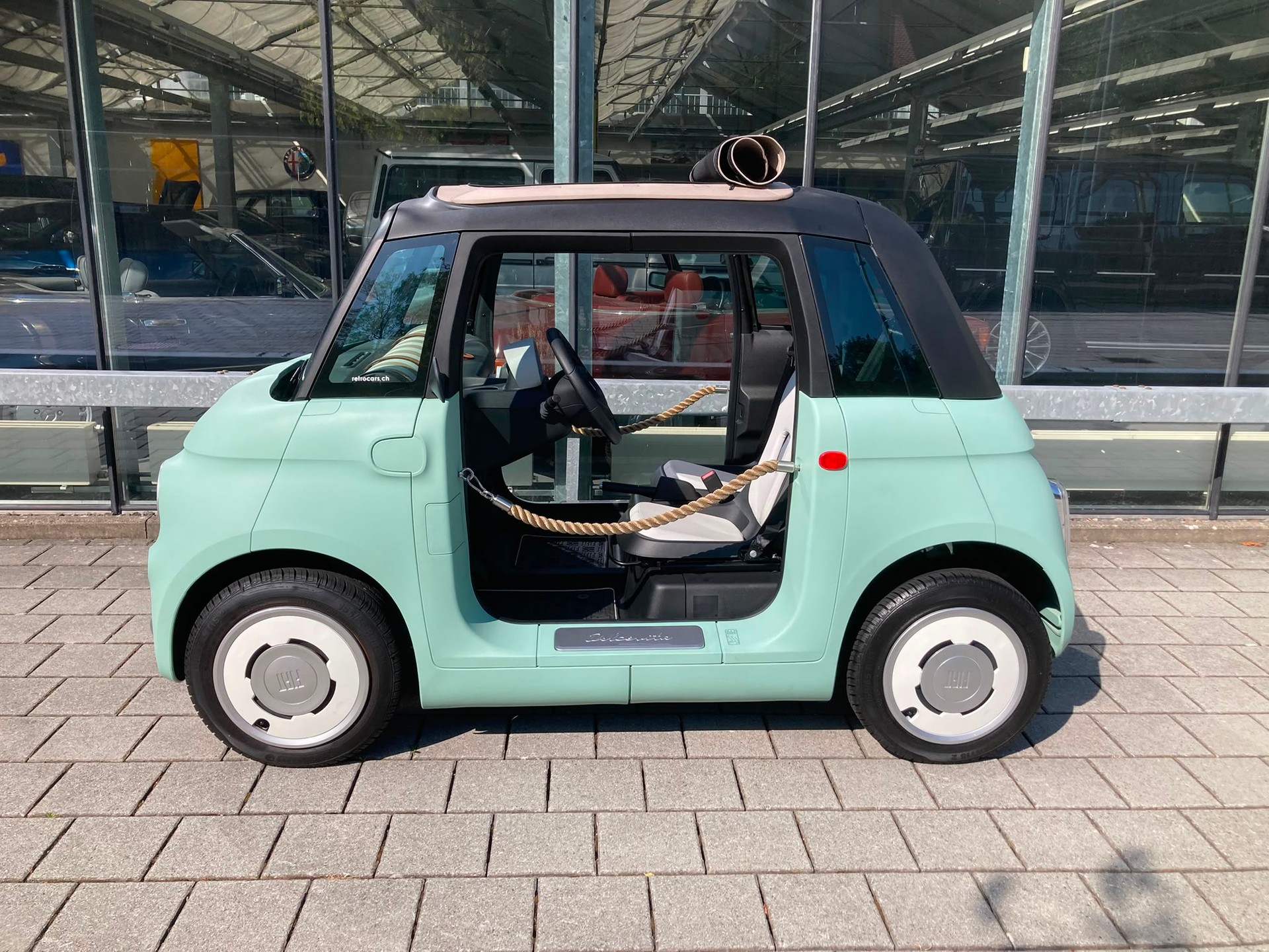 FIAT Dolcevita-showroom-element-2