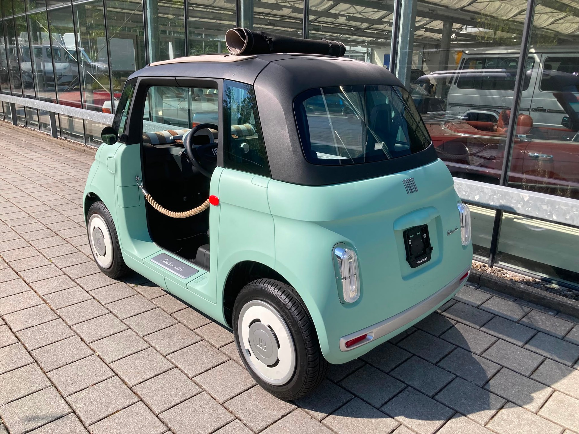 FIAT Dolcevita-showroom-element-3