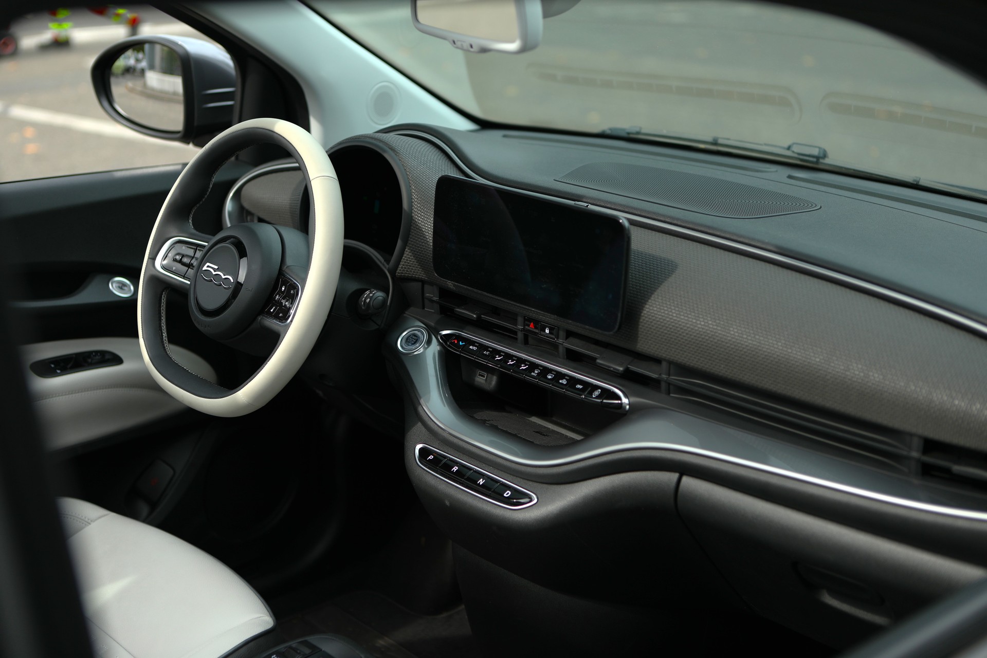 FIAT 500 electric 87 kW La Prima-image-8