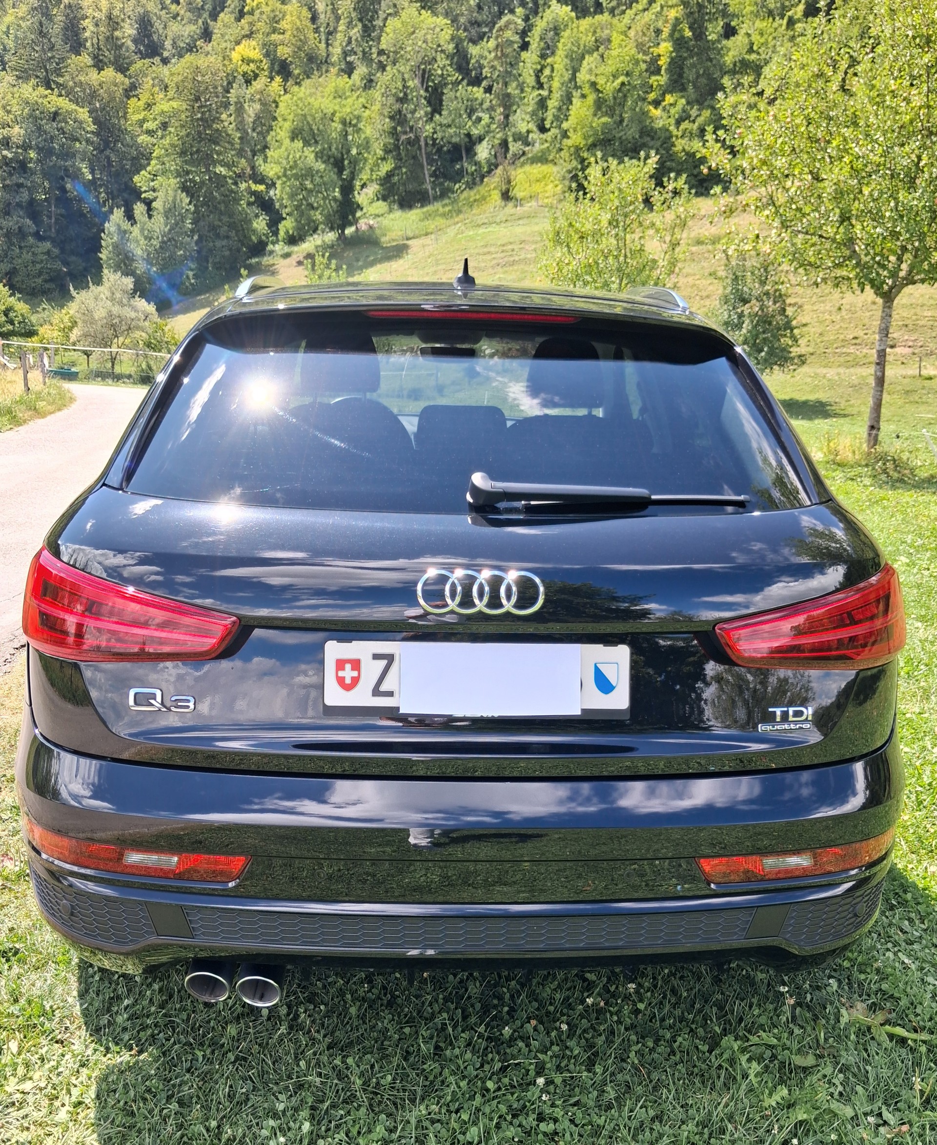 AUDI Q3 2.0 TDI 150 S-line quattro S-Tronic-image-3